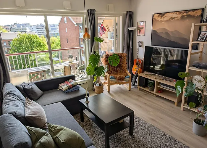 Spacious And Cozy Study Apartment With Balcony