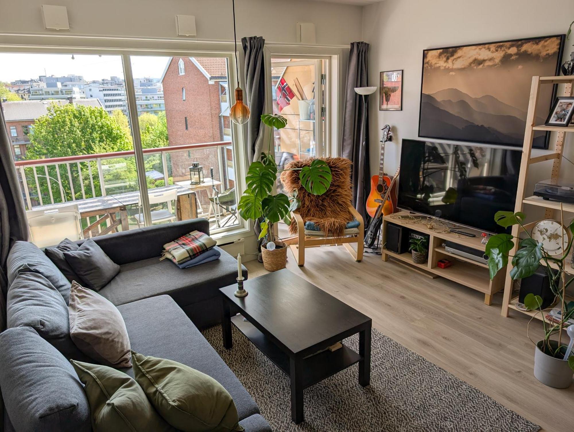Spacious And Cozy Study With Balcony * Oslo